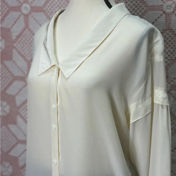 ba&sh 100% Silk Cream Blouse • Relaxed Fit - Picture 8 of 10